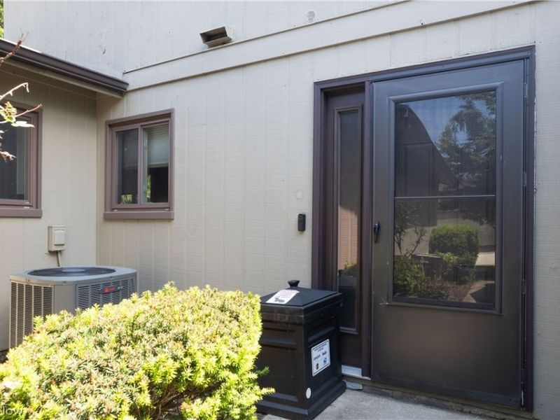 19533 Idlewood Trail, Unit 20-1, Strongsville, OH 44149 Photo 42