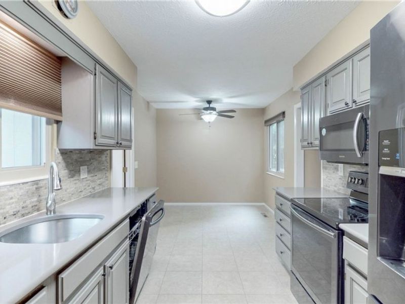 19533 Idlewood Trail, Unit 20-1, Strongsville, OH 44149 Photo 5