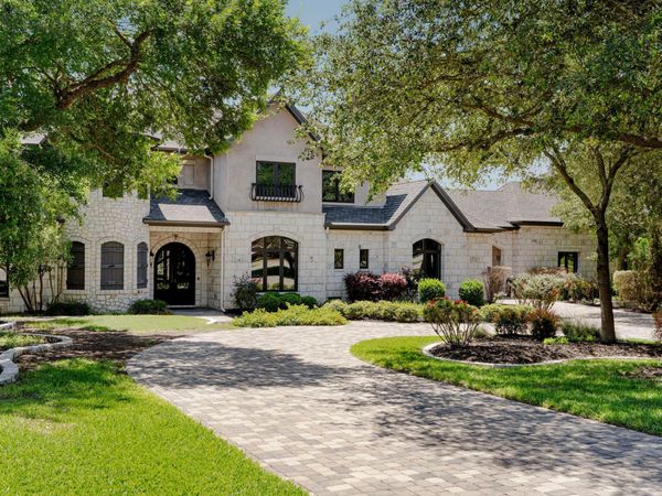 1928 Running Creek DR, Salado, TX 76571