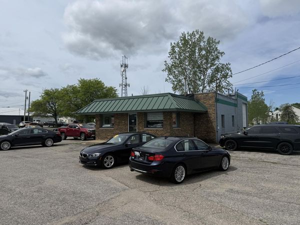 1100 Washington Avenue, Holland, MI 49423