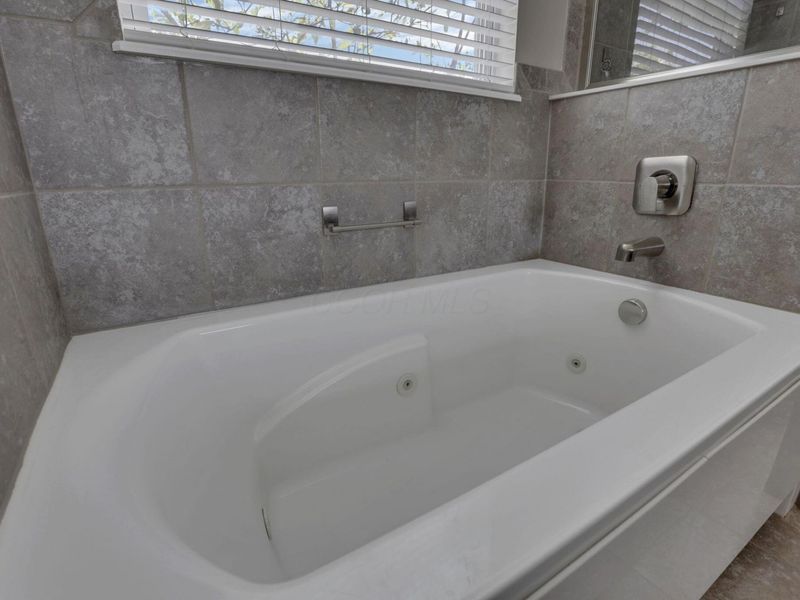 2109 Legends Drive, Grove City, OH 43123 Photo 36