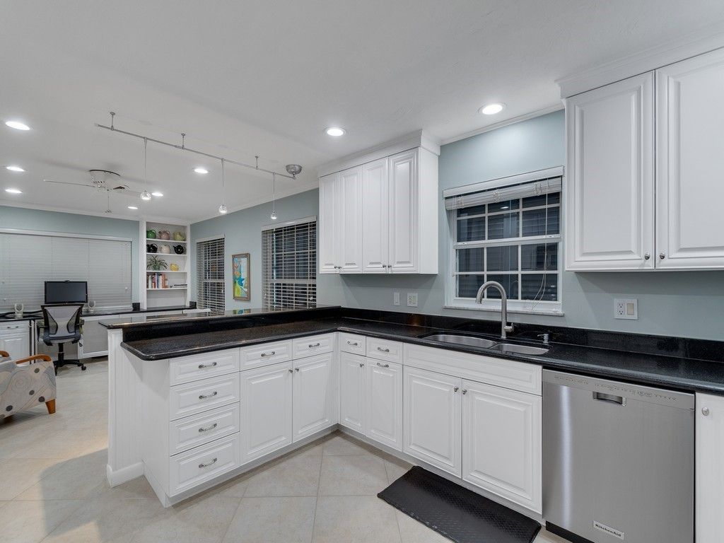 2301 Avalon Avenue, Vero Beach, FL 32960 Photo