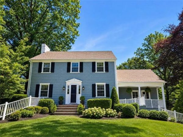 4 N Ravine Road , Great Neck, NY 11023