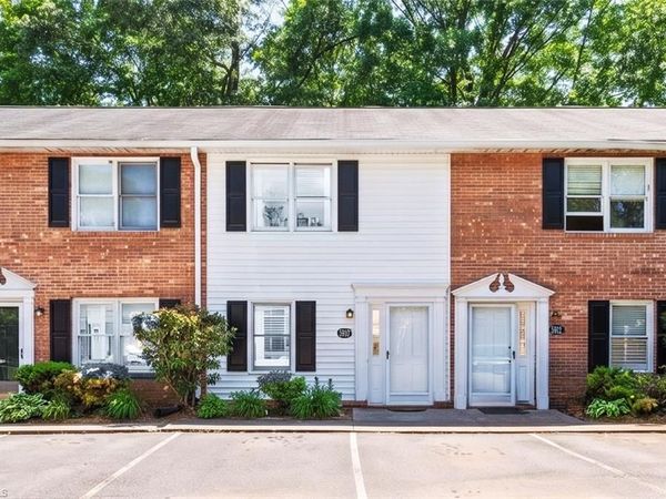 5910 King Charles Court , Clemmons, NC 27012