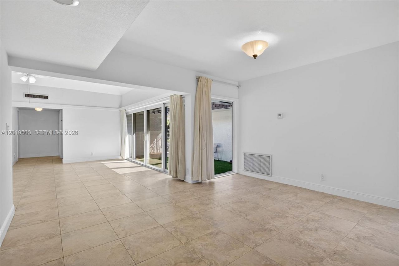 4806 Banyan Ln, Tamarac, FL 33319 Photo