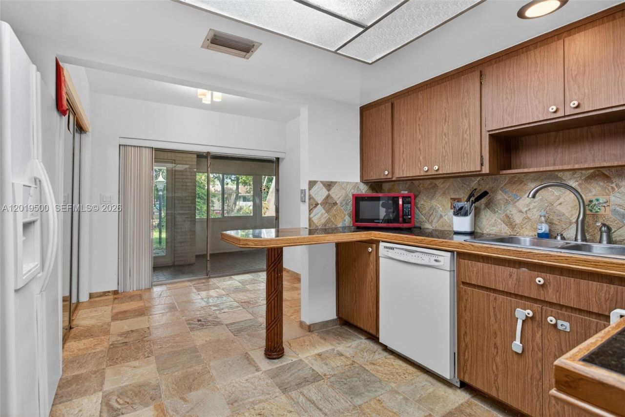 4806 Banyan Ln, Tamarac, FL 33319 Photo