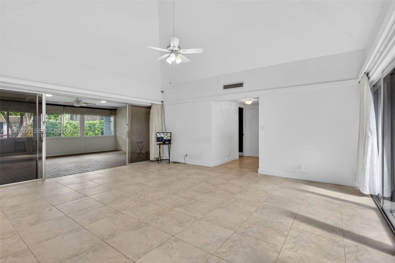 4806 Banyan Ln, Tamarac, FL 33319 Photo