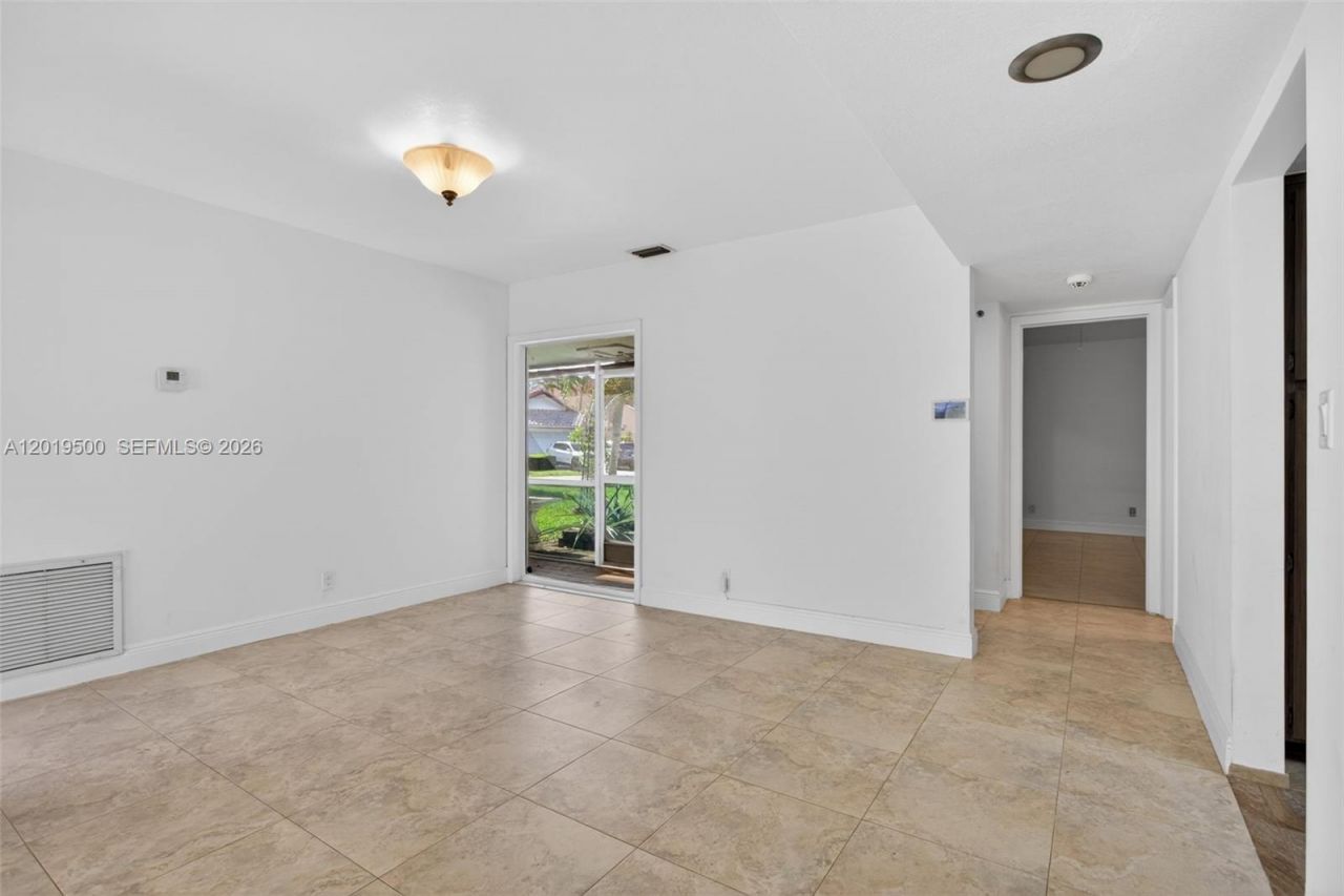 4806 Banyan Ln, Tamarac, FL 33319 Photo