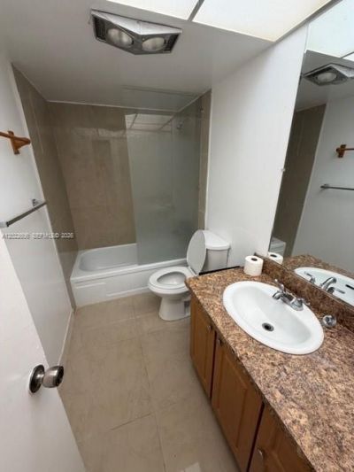 319 NE 14th Ave , Unit 607, Hallandale Beach, FL 33009 Photo