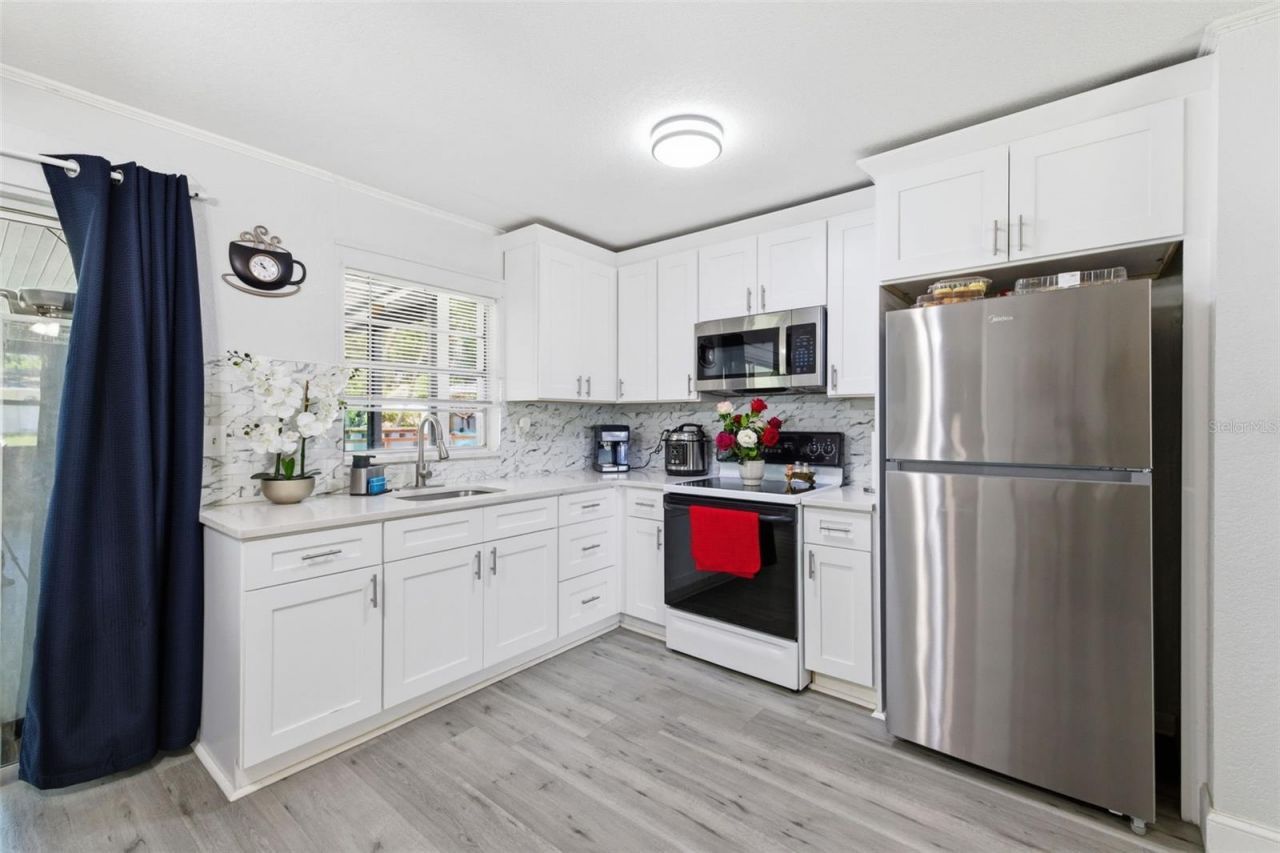 39022 Blue Jay Avenue, Zephyrhills, FL 33542 Photo