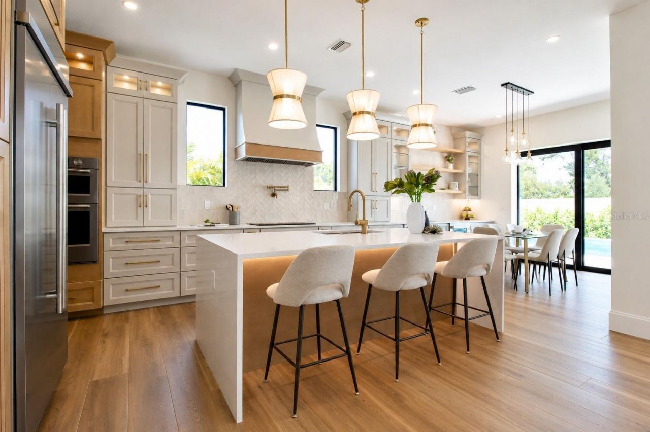 2121 Clematis Court, Sarasota, FL 34239 Photo