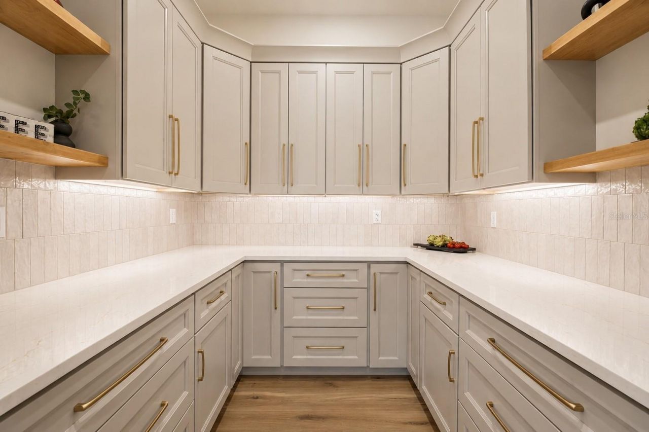 2121 Clematis Court, Sarasota, FL 34239 Photo