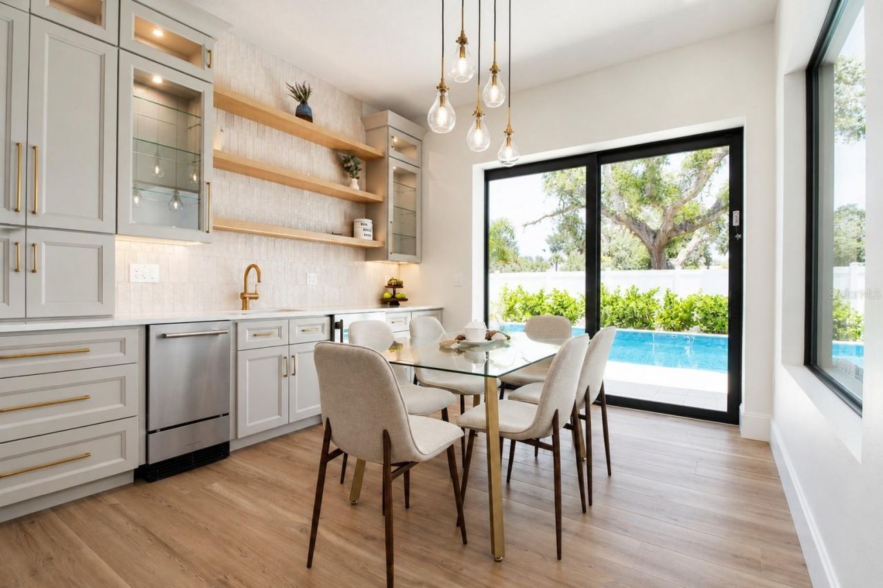 2121 Clematis Court, Sarasota, FL 34239 Photo