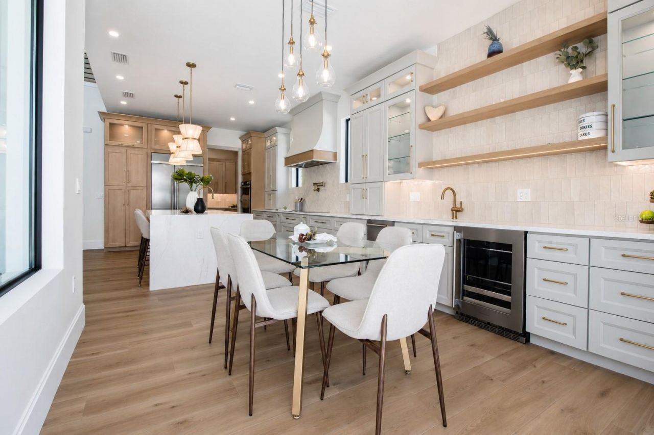 2121 Clematis Court, Sarasota, FL 34239 Photo
