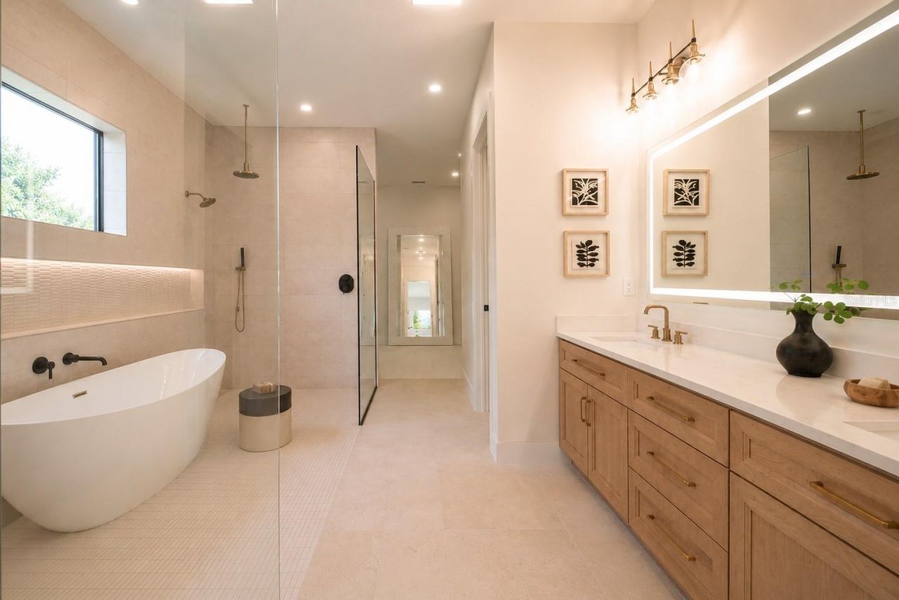 2121 Clematis Court, Sarasota, FL 34239 Photo