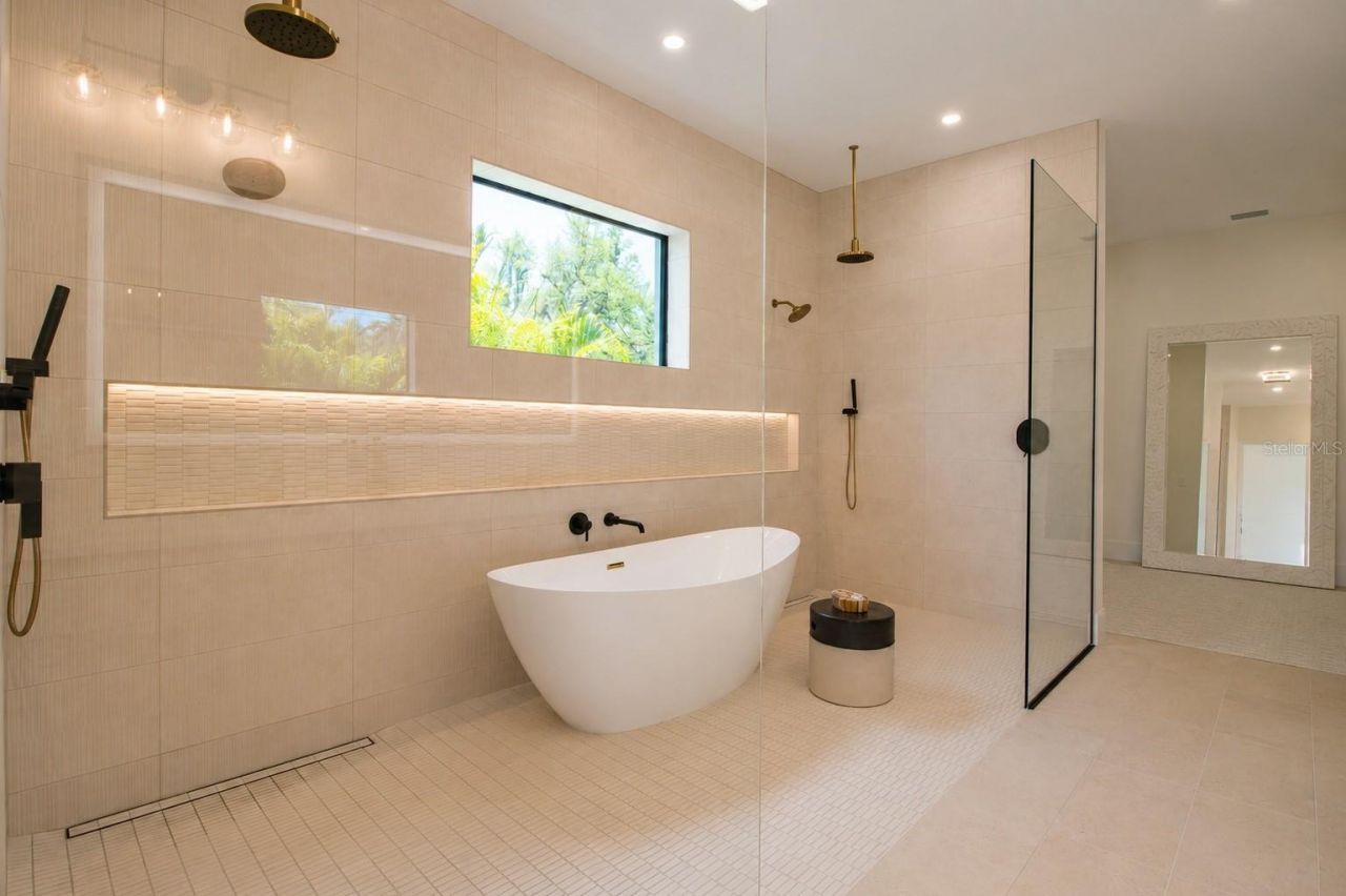 2121 Clematis Court, Sarasota, FL 34239 Photo