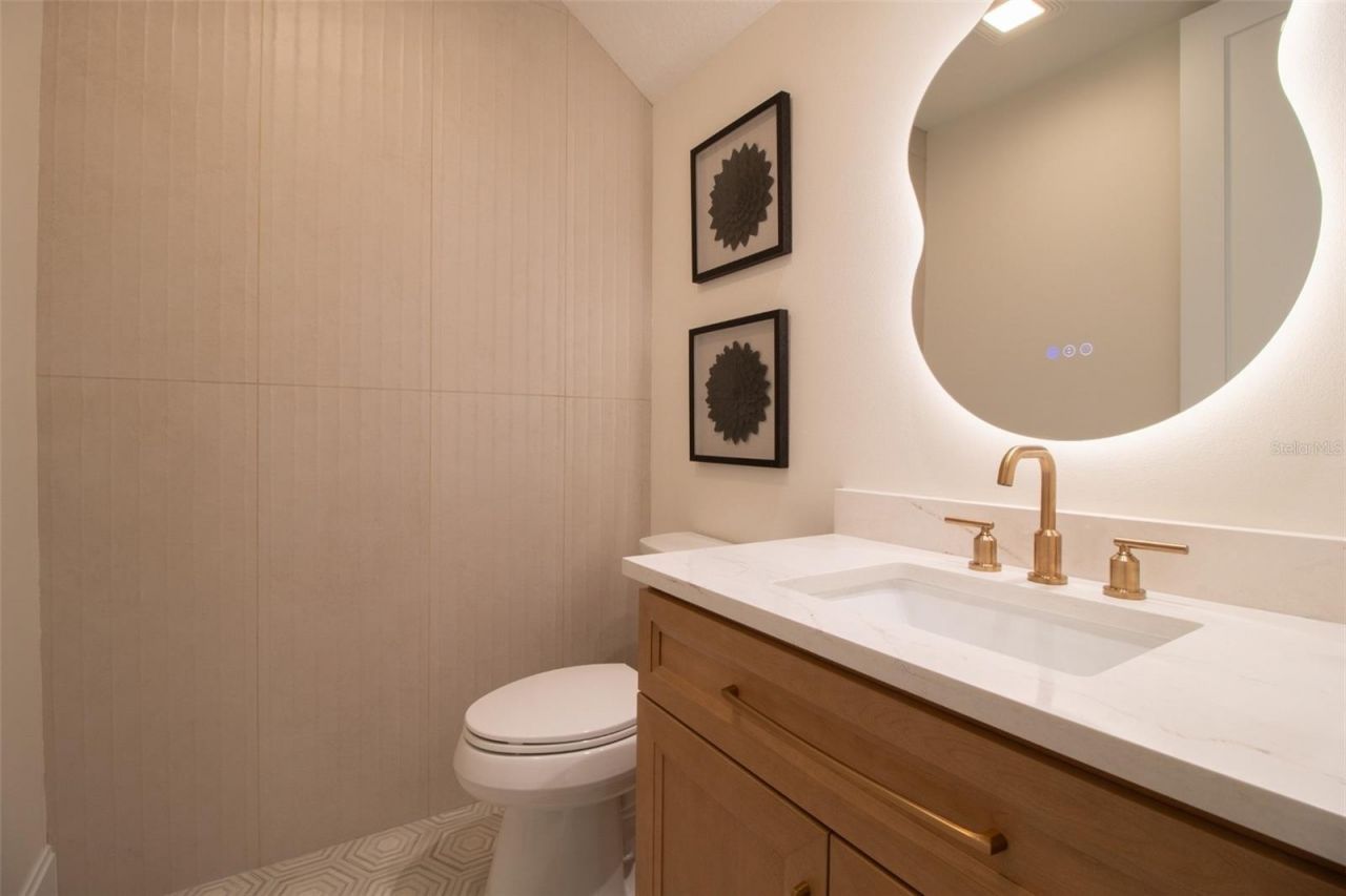 2121 Clematis Court, Sarasota, FL 34239 Photo