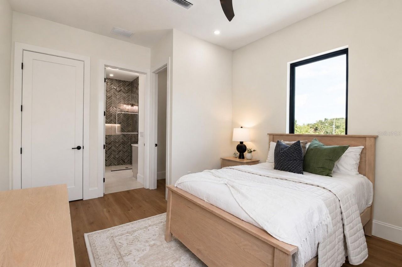2121 Clematis Court, Sarasota, FL 34239 Photo