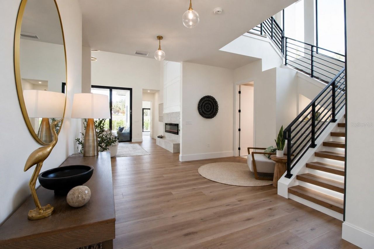 2121 Clematis Court, Sarasota, FL 34239 Photo