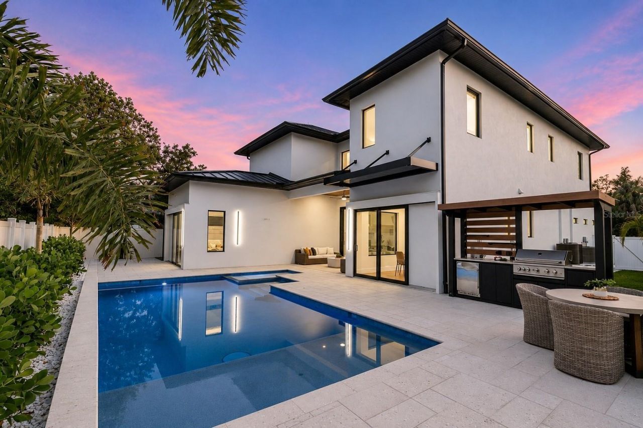 2121 Clematis Court, Sarasota, FL 34239 Photo