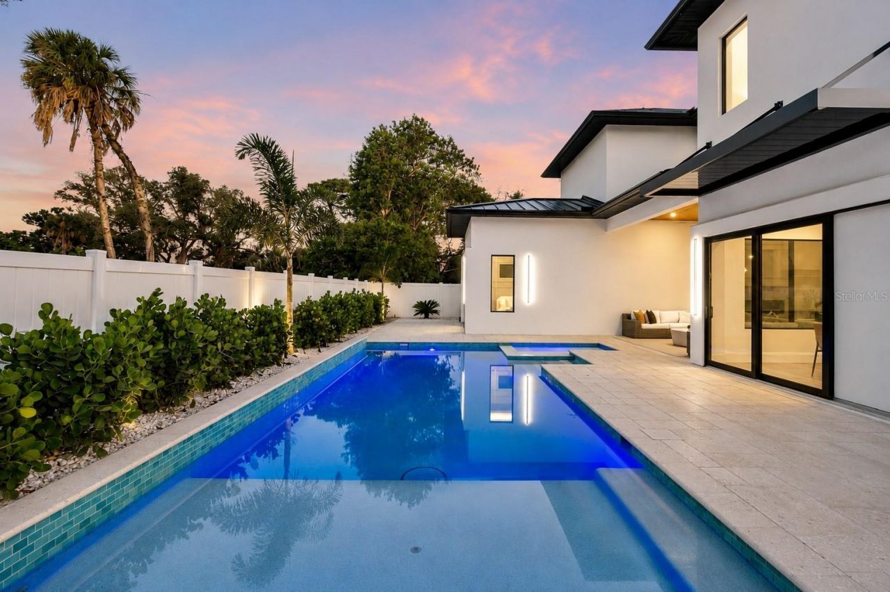 2121 Clematis Court, Sarasota, FL 34239 Photo