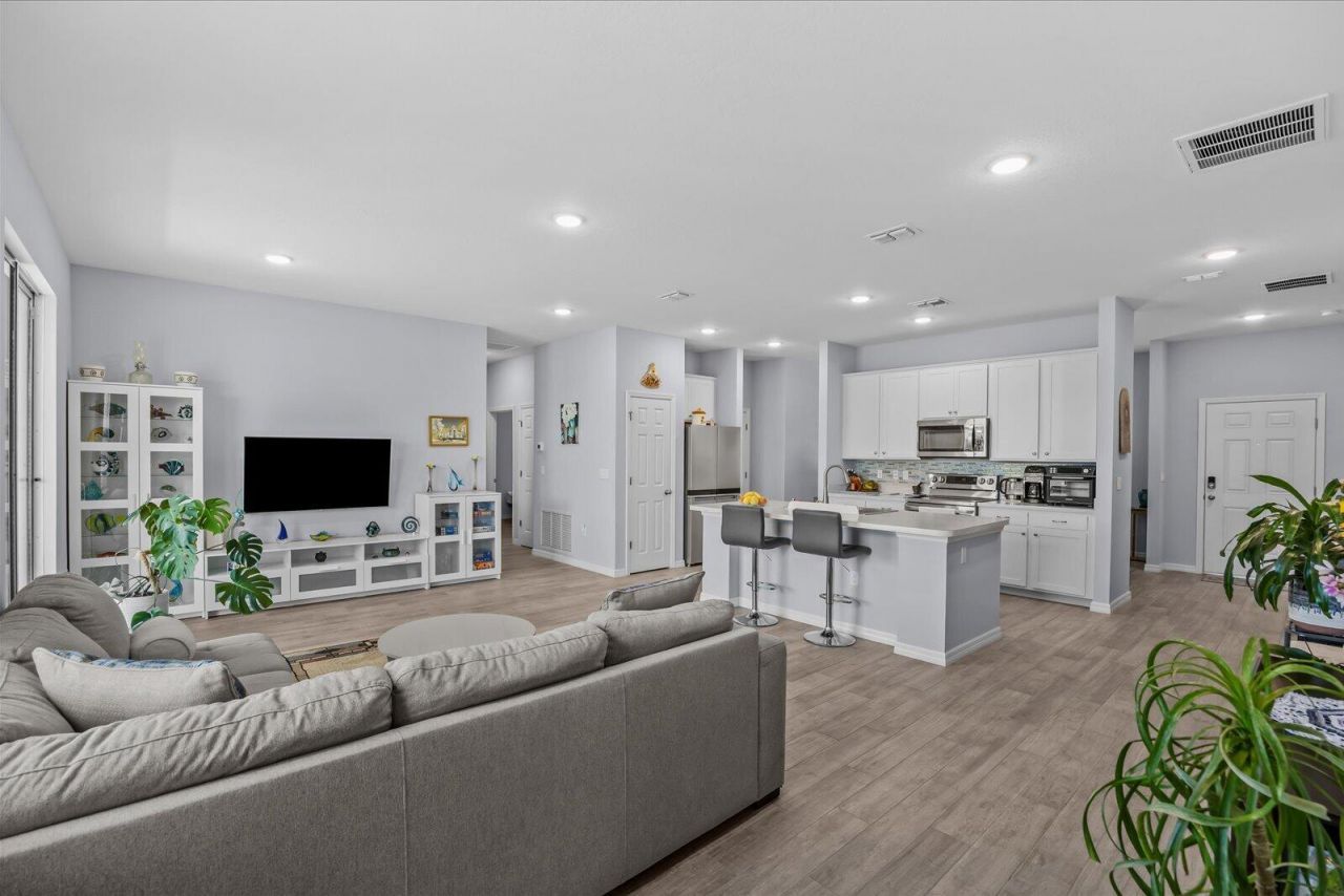 2063 SE South Buttonwood, Port Saint Lucie, FL 34952 Photo