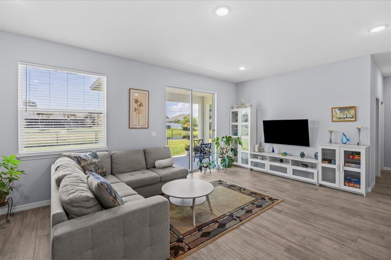 2063 SE South Buttonwood, Port Saint Lucie, FL 34952 Photo