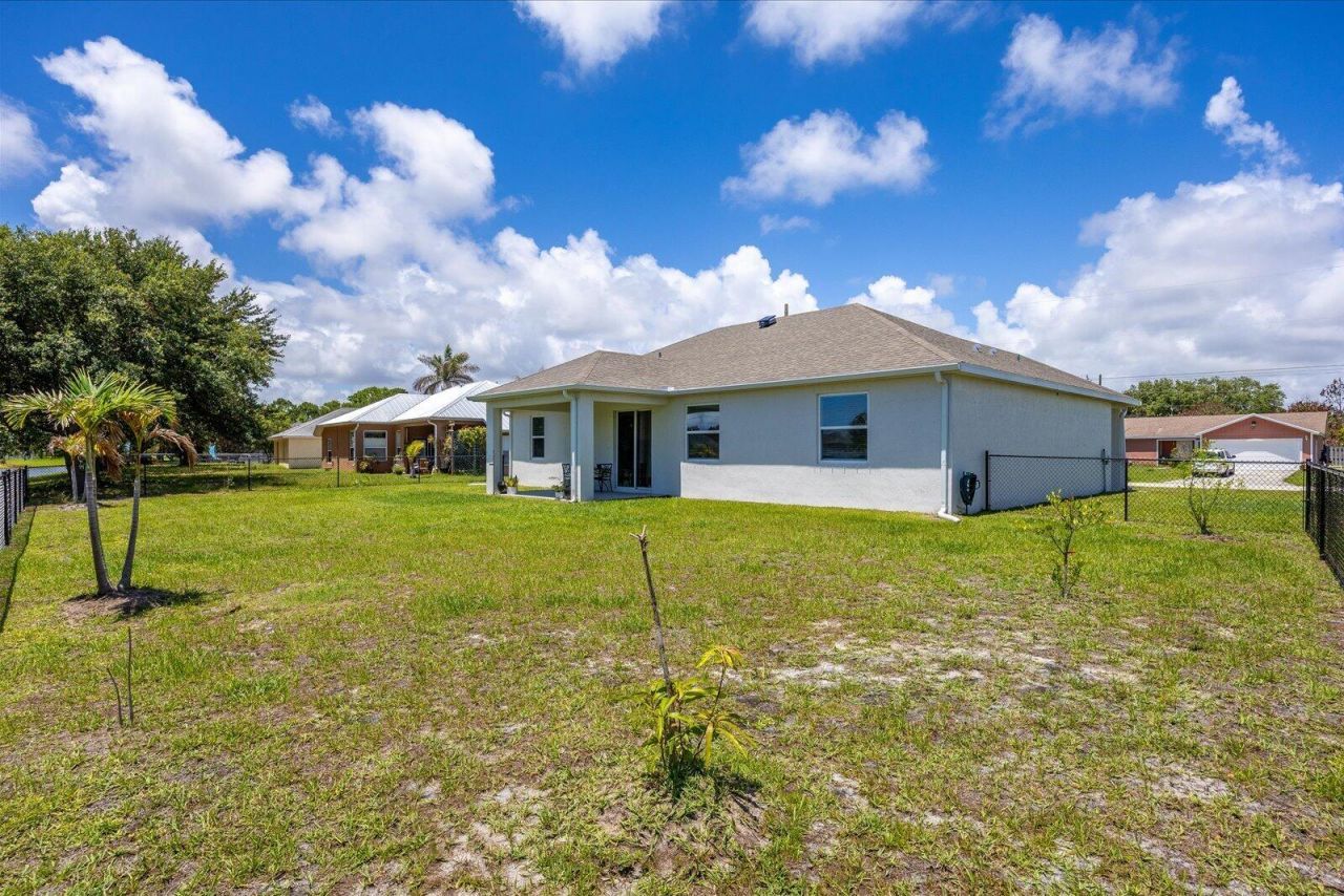 2063 SE South Buttonwood, Port Saint Lucie, FL 34952 Photo