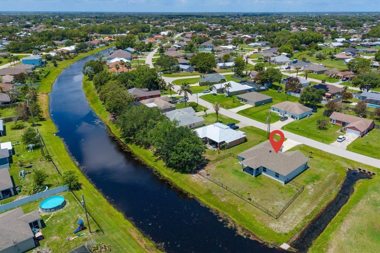 2063 SE South Buttonwood, Port Saint Lucie, FL 34952 Photo
