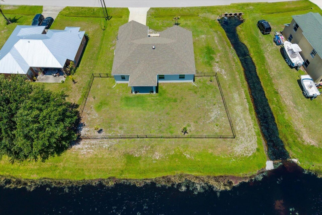 2063 SE South Buttonwood, Port Saint Lucie, FL 34952 Photo