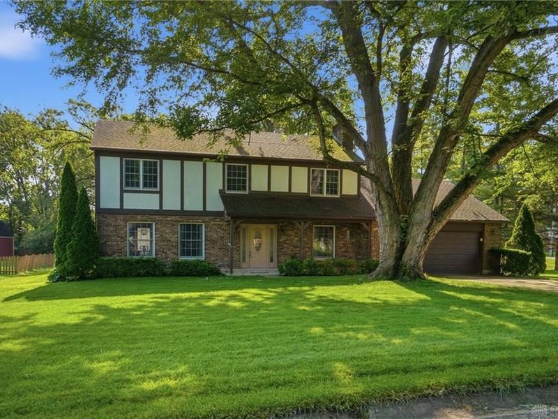 680 Carlsbrook Drive, Beavercreek, OH 45434 Photo 2