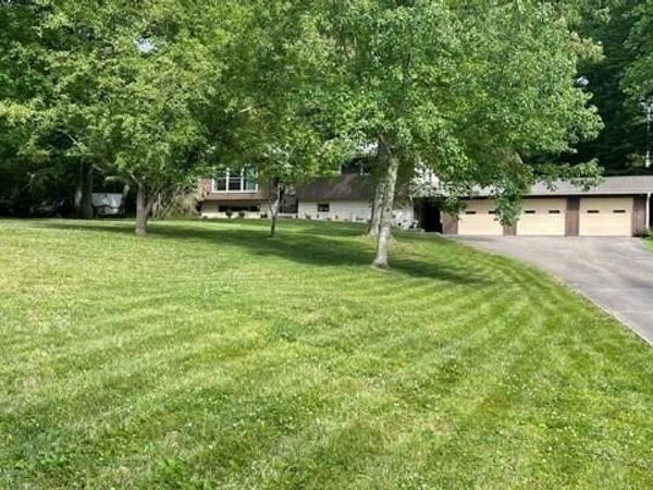 572 S Lake Drive, Oneida, TN 37841