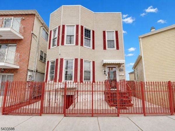 921 Paterson Plank Rd, Unit 2, North Bergen, NJ 07047