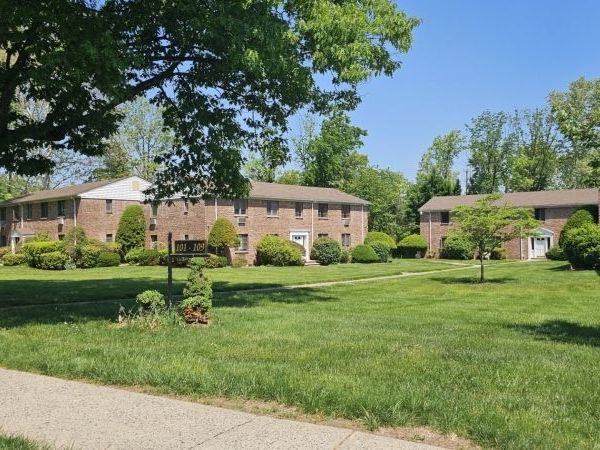 105 Troy Dr, Springfield, NJ 07081
