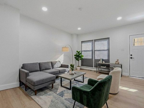 139 W 51st St, Bayonne, NJ 07002