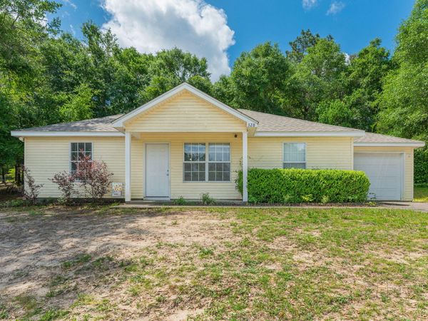328 Lakeview Drive, Crestview, FL 32536