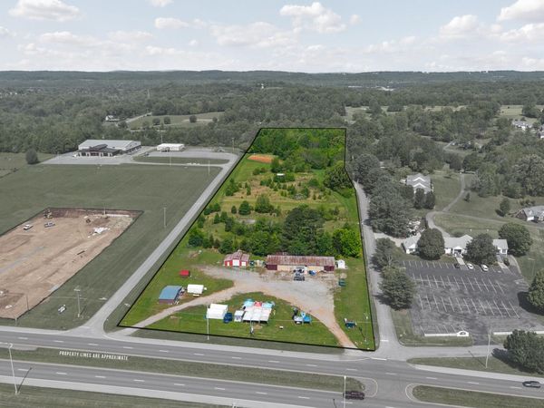 1114 Congress Parkway S, Athens, TN 37303