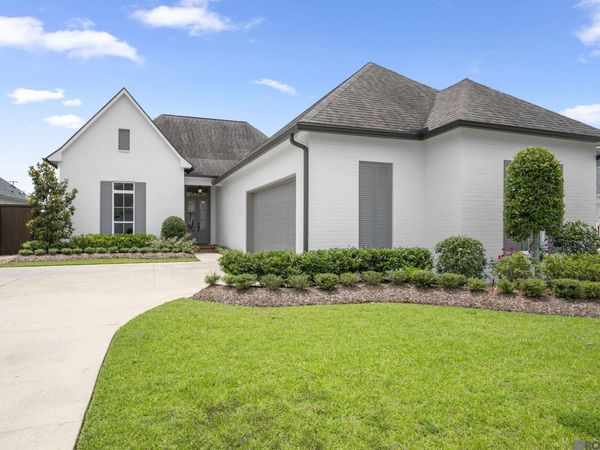 38185 Meadow Rue Dr, Prairieville, LA 70769