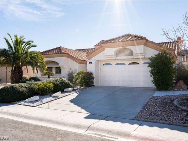 8909 Meadowood Drive , Las Vegas, NV 89134
