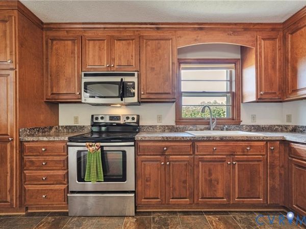 712 Fredericks Hall Road, Bumpass, VA 23024