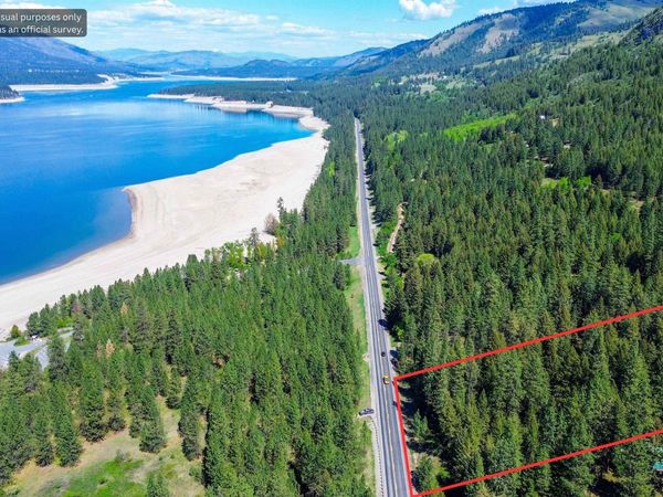 1879 S 25 Hwy, Kettle Falls, WA 99141