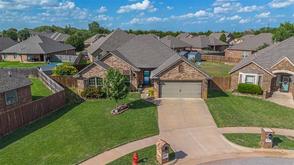 2236 Timber Ridge, Yukon, OK 73099 Main Photo