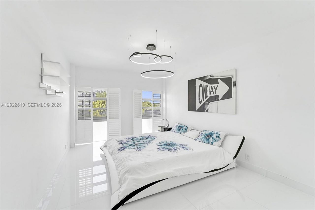 880 NE 69th St , Unit 5G, Miami, FL 33138 Photo