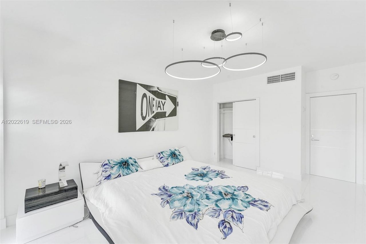880 NE 69th St , Unit 5G, Miami, FL 33138 Photo