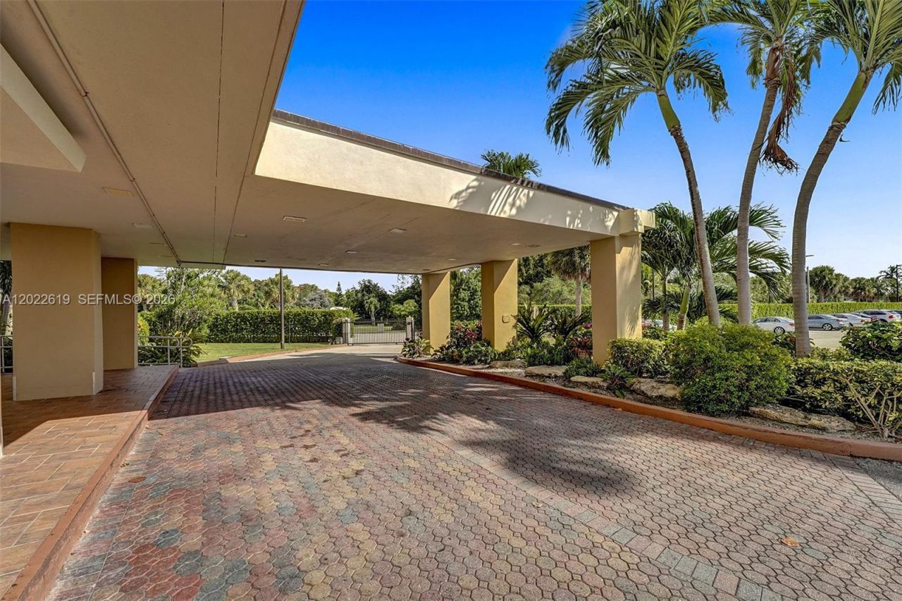 880 NE 69th St , Unit 5G, Miami, FL 33138 Photo