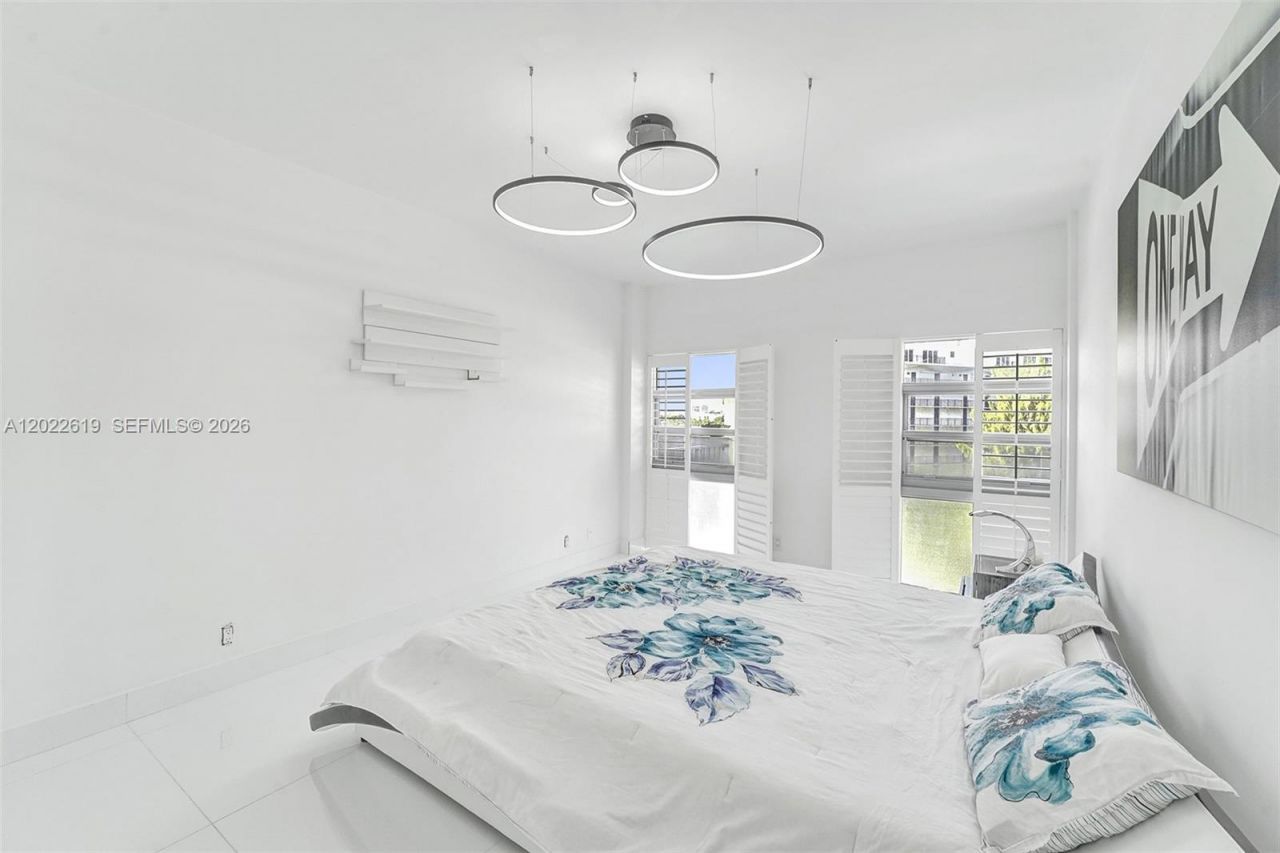 880 NE 69th St , Unit 5G, Miami, FL 33138 Photo