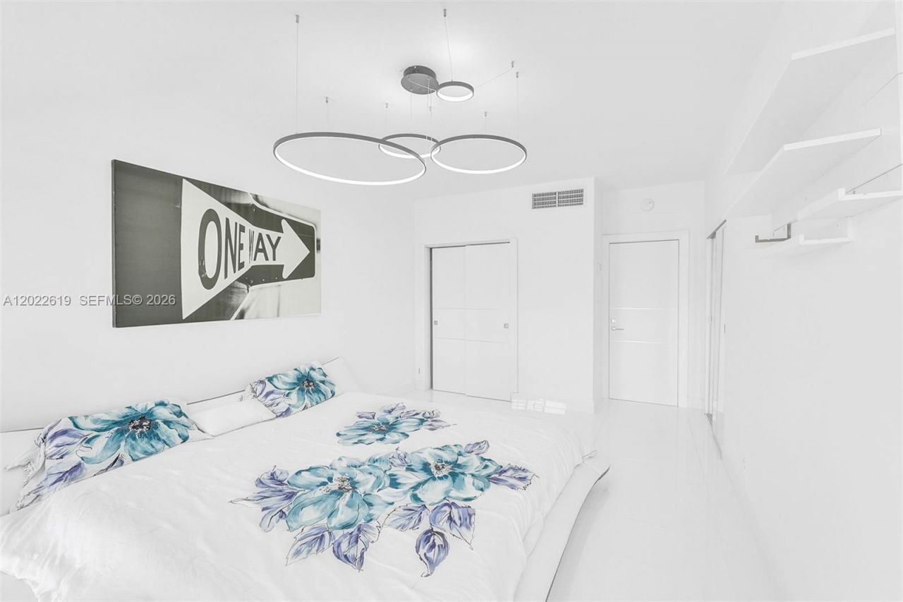 880 NE 69th St , Unit 5G, Miami, FL 33138 Photo