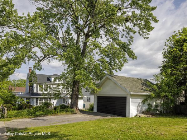 2 Jenkins Parkway, Hudson, NY 12534
