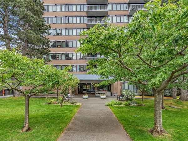 647 Michigan St , Unit 907, Victoria, BC V8V 1S9
