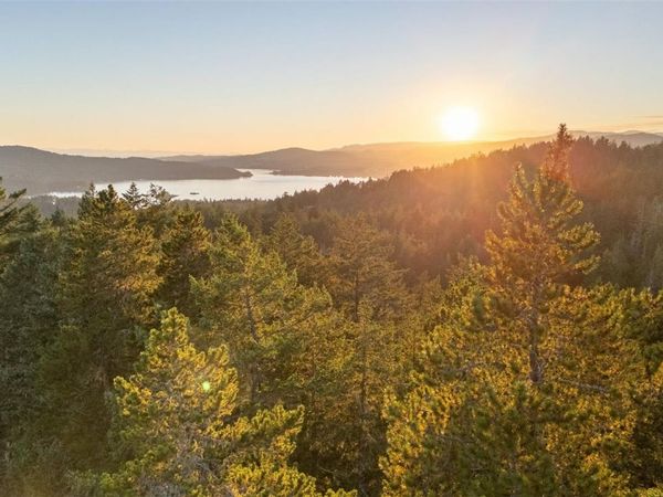 1525 Nighthawk Lane , Sooke, BC V9Z 1M9